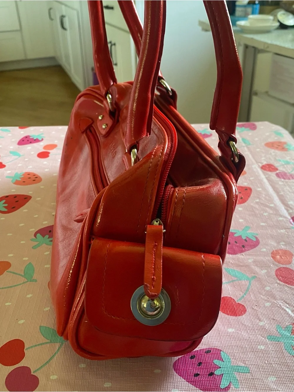 XOXO Vibrant Red Shoulder Bag with Double Handles - Picture 3 of 3